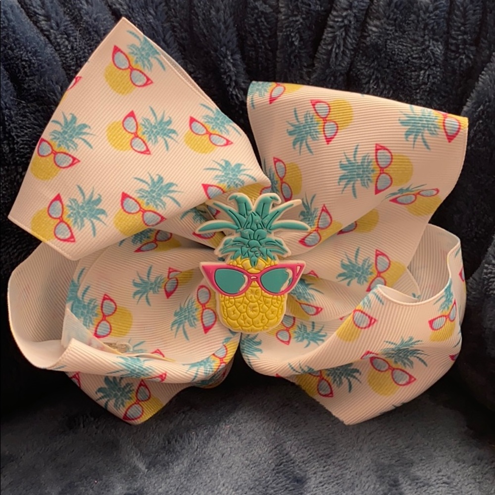 JOJO SIWA bow